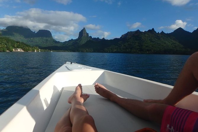 2-hour Private Sunset Cruise - The music, drinks, and small details