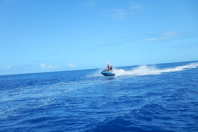 2 hours discovery tour of Moorea by Jet Ski - Starting at Opunohu with a short briefing