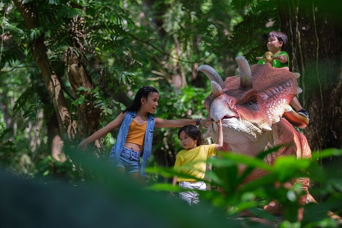 6 Hours Giant Zipline Adventure Park in Fiji - Pizza, Fiji pineapple, and the rhythm of the day