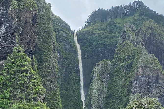 Adventurous Escape to Hakaui Valley - A Morning Boat Ride From Taiohae to Hakaui