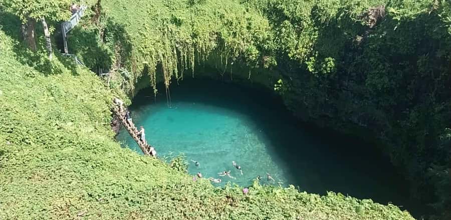 Apia: Upolu Island Full-Day Tour with a Local Guide - Buying fresh food at Fugalei Market