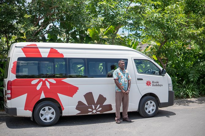 Arrival Shared Transfer : Airport to Hotel - The best part: drivers who do more than point at the hotel