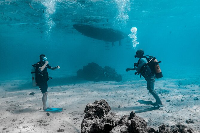 Baptism diving in the turquoise waters of Tahiti - Who should book this activity