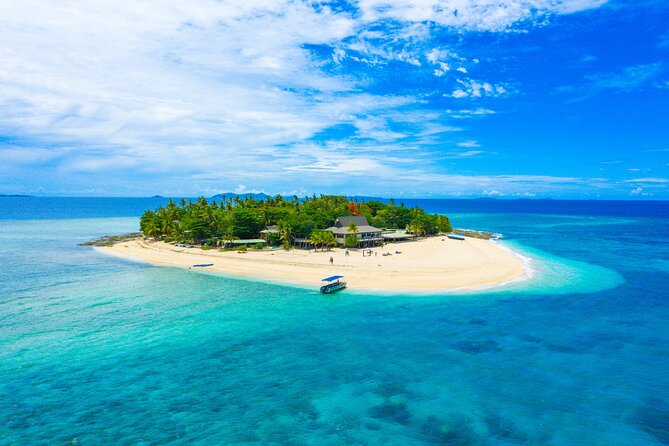 Beachcomber Island Escape - A Perfect Day in Paradise - Beachcomber Island and the Mamanuca setting