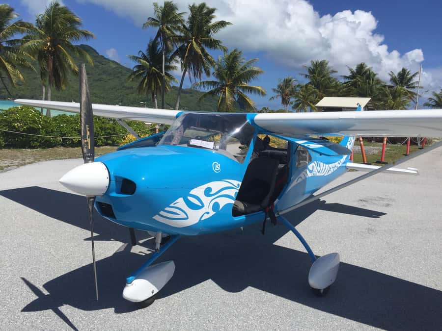 Bora-Bora 30 minutes private flight in light aircraft - Bora Bora from 400 meters above the reef
