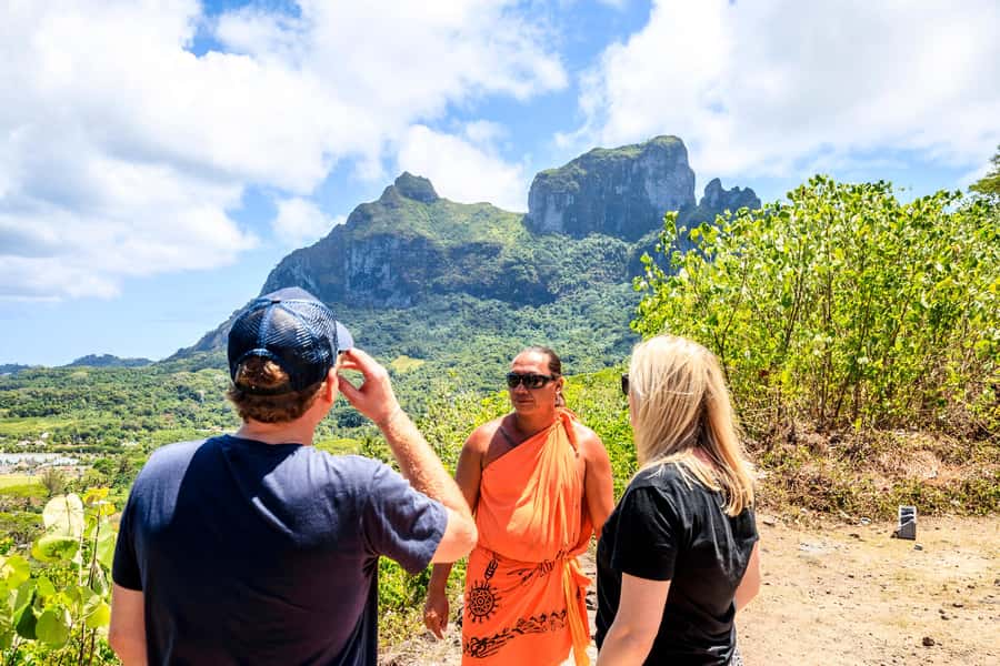 Bora Bora: 4WD History & Culture Tour - Faanui Valley and Bora Bora’s useful plants