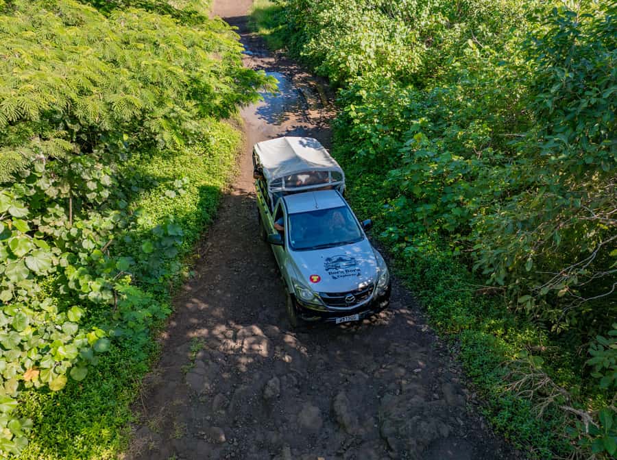 Bora Bora: 4WD History & Culture Tour - The mountain tracks and lookout points