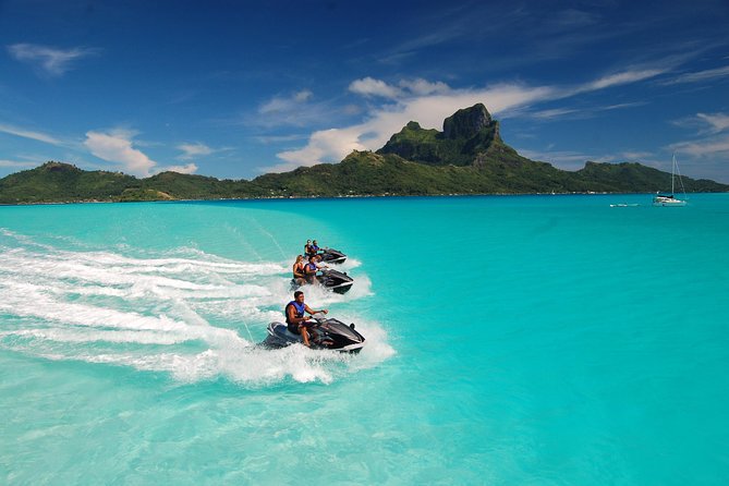 Bora Bora 4WD Tour Including Lunch at Lucky House & Jet Ski Tour - How the two halves compare