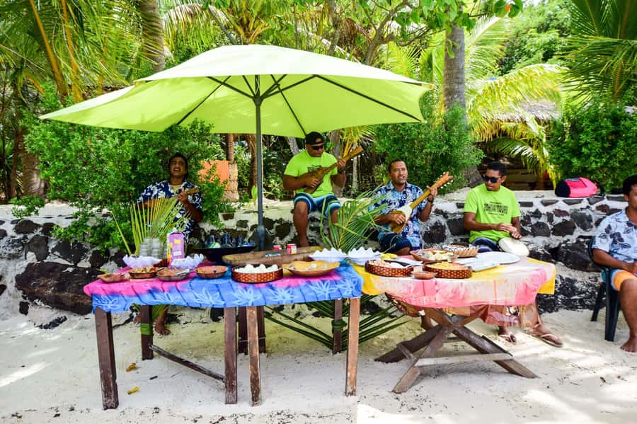 Bora Bora: 4x4 Safari with Snorkelling Combo Tour - Why this seven-hour combination works well