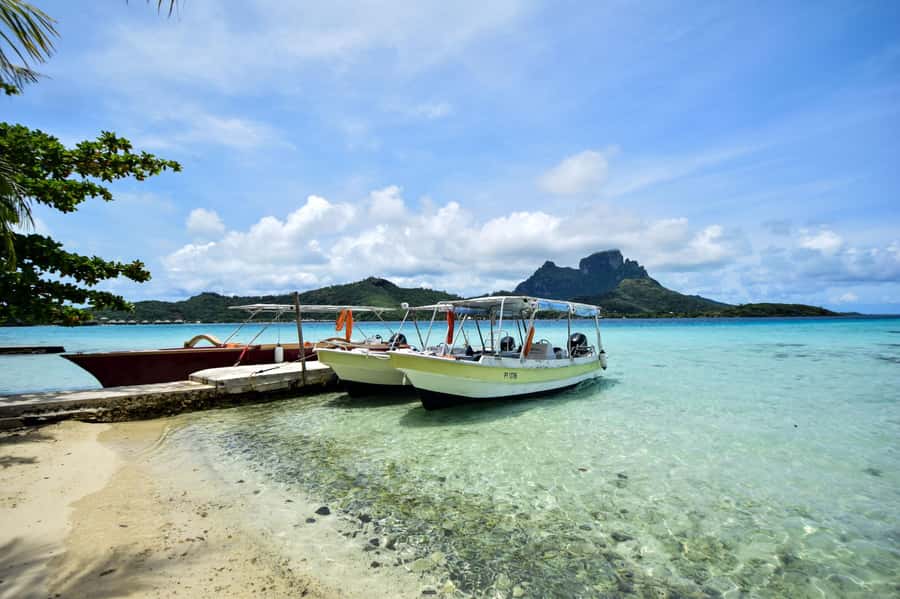 Bora Bora: 4x4 Safari with Snorkelling Combo Tour - Faanui Valley offers a look at ordinary island life