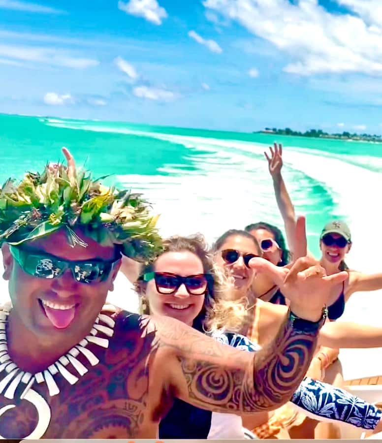 Bora Bora: Blue Lagoon Cruise, Snorkeling and Lunch . - The crew and the feel of the boat