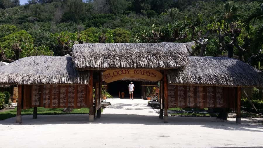 Bora Bora by Land and Sea: 4WD Safari and Snorkel - Volcanic rock, fruit trees, and local crafts