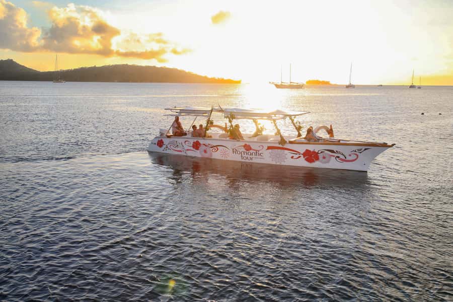 Bora Bora: Combo Sunset Cruise & Romantic Dinner at St James - From the lagoon to St James in Vaitape