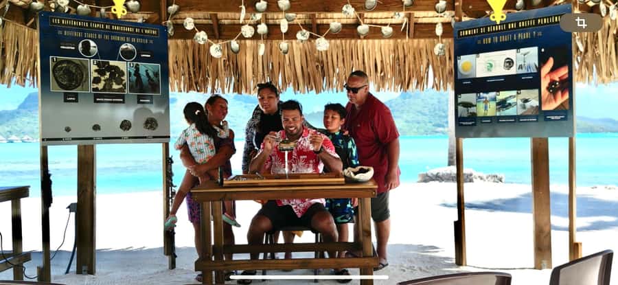 Bora Bora: Discovering the Tahitian black pearl ! - A short lesson beneath the fare pote’e