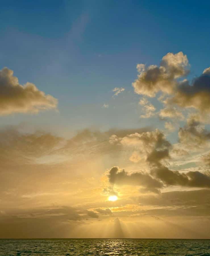 Bora Bora: Private Sunset cruise on the lagoon - A private boat made for sunset, not sightseeing at speed