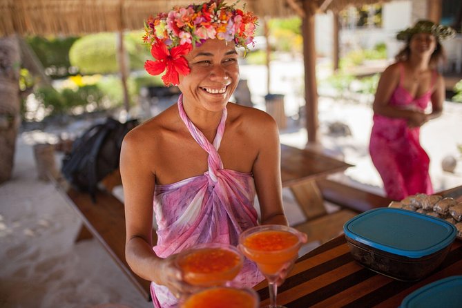 Bora Bora Snorkel Cruise by Polynesian Outrigger Canoe with BBQ Island Lunch - A Polynesian BBQ on a small motu