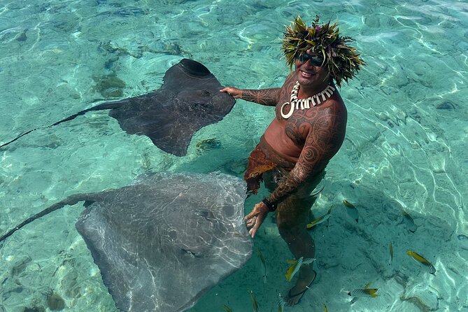 Crazy sea horse Bora Bora Comfortable boat, snorkeling and lunch - Barbecue lunch on a motu