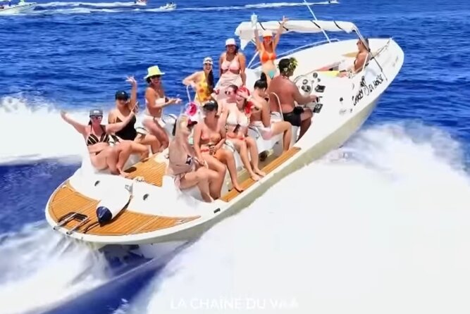 Crazyseahorseborabora Comfortable boat , sensational snorkeling . - Tu and Mo bring a personal touch