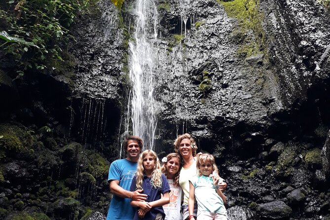 Crossing Island of Tahiti 4x4 Mountain, Waterfall, River, Basins - Buying lunch at the bakery
