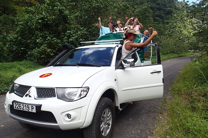 Crossing Over Tahiti Island Safari 4x4 - Archaeological sites and a closer look at Tahiti