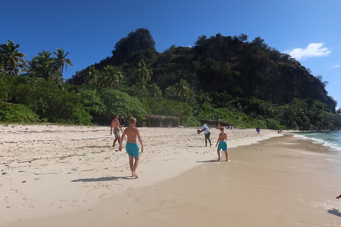 Cruisin Fiji: Authentic Fijian Day Cruise – Best Day in Fiji - The crew makes the biggest difference