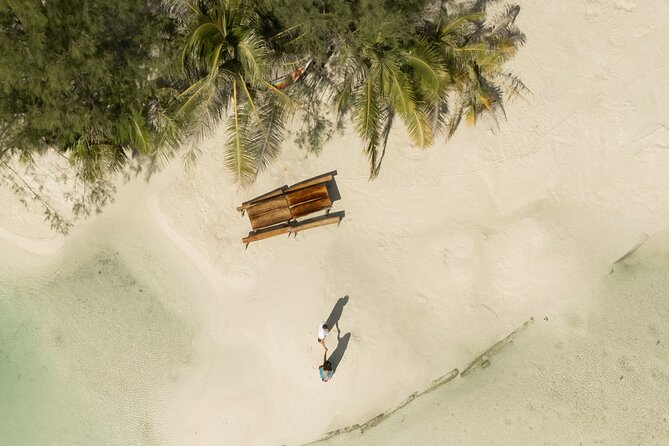 Day on a private island in Bora Bora - alone in the world - A Polynesian lunch served at the water’s edge