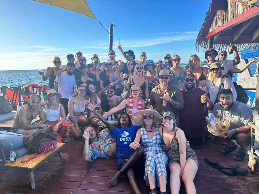 Denarau: Seventh Heaven Floating Bar Day Trip - Music, Seating, and the Mood on the Pontoon