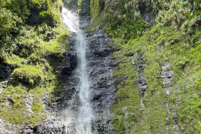 Discovering the emblematic sites of Tahiti - Taravao or Teahupoo, two very different southern choices