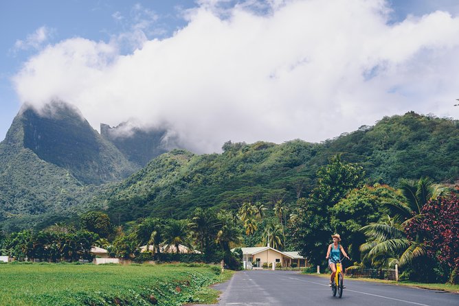 E-Bike Moorea Electric Bike Rental Moorea - Meeting Jesse, Audrey, or the delivery team