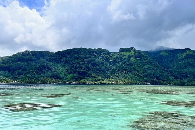 Excursion to discover the authentic Tahiti Peninsula 4:00 - Beyond the famous name, toward Fenua Aihere