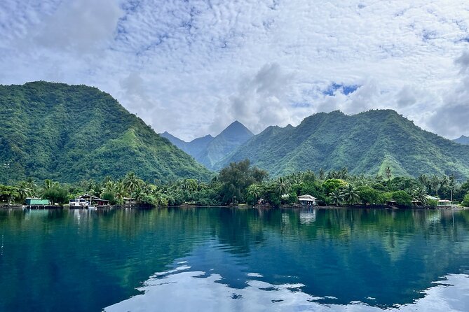 Excursion to discover the authentic Tahiti Peninsula 4:00 - Snorkeling in the lagoon