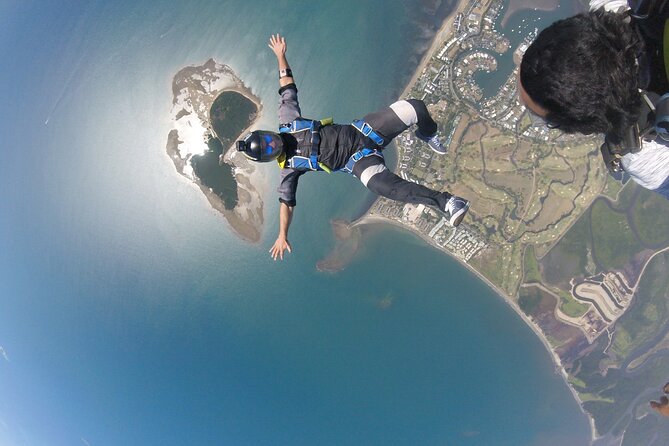 Extreme 12000ft Tandem Jump (45 seconds free fall) - What the $611 price includes