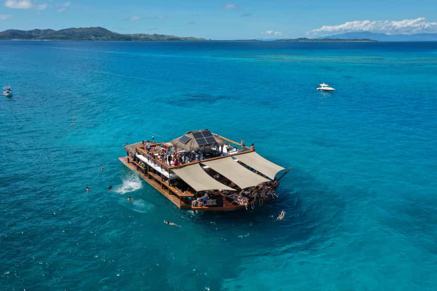 Fiji: Cloud 9 Floating Bar and Pizzeria Day Trip - Who will enjoy the six-hour outing most