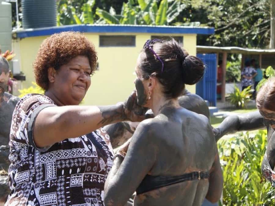 Fiji: Discover Nadi with Sabeto Hotspring and Mudpool Tour - Handicrafts, fruit, and the practical side of Nadi