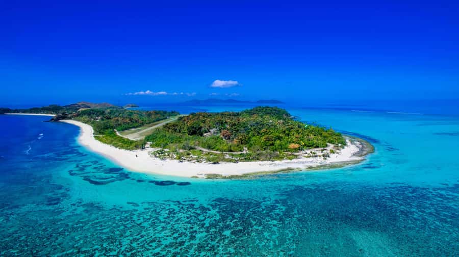 Fiji: Mana Island Resort Day Trip with Lunch - The 9:30 AM catamaran from Port Denarau
