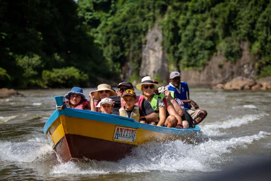 Fiji: River Tubing Adventure with Lunch - The early pickup and the long ride inland