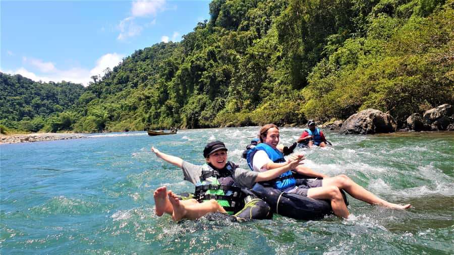 Fiji: River Tubing Adventure with Lunch - The longboat ride into the highlands