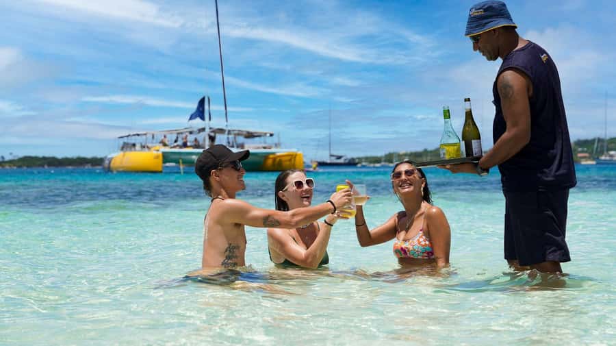 Fiji: South Sea Sailing Experience with Lunch & Drinks - The crew make the day feel personal