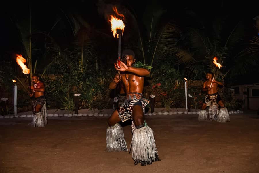 Fiji: Sunset Cruise with Dinner and Fire Show - Seeing the lovo oven opened