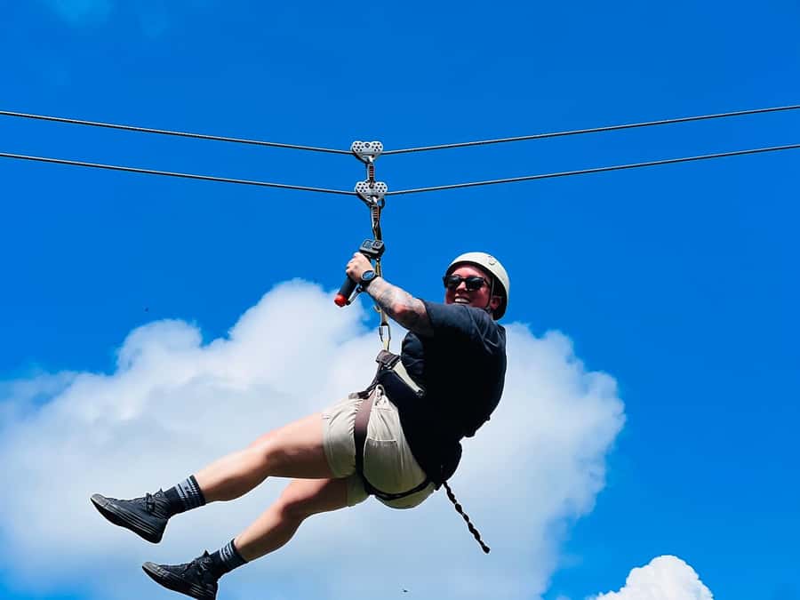 Fiji: Zipline Adventure and Cave Exploration - Group size, maintenance, and the small frustrations