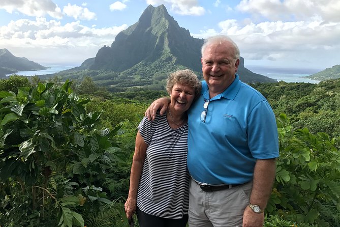 Franckyfranck tours Moorea - Tours privés // Private half day tours - Magic Mountain’s 360-degree panorama