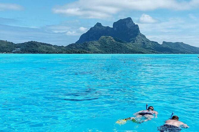 Half a day to discover Bora Bora with O-sea - Searching for Leopard Rays and Possible Mantas