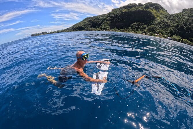 Half-Day Sailing Trip on the Lagoon of Tahiti Comments - A small boat means a more personal pace