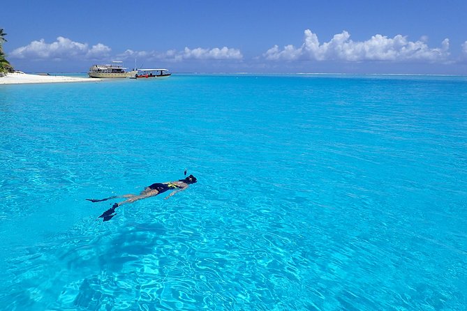 Half day Snorkeling Shared Boat Tour in Bora Bora - Small groups change the feel of the morning