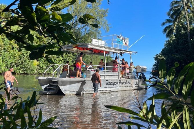 Half day Tahiti Peninsula and Teahupoo boat tour (shared boat) - Food, drinks, and the family-run feel