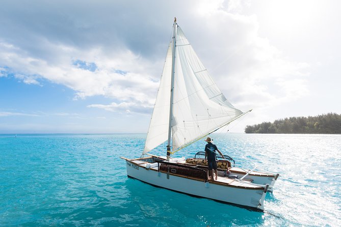Introduction to sailing and discovering the lagoon - Why this canoe trip feels different