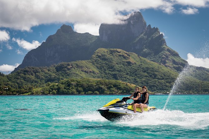 Island jet tour - Riding out from Matira Beach