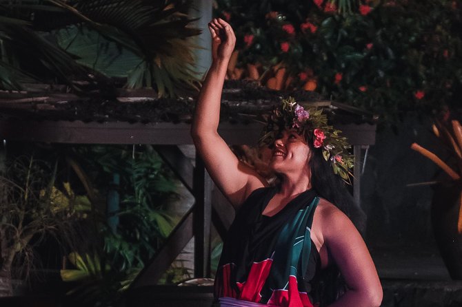 Island Show Fiafia Night @ Le Manumea Hotel - The 8 p.m. floor show