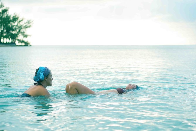 Janzu experience: massage and aquatic relaxation in the lagoon of Moorea - Passive stretching and the water dance