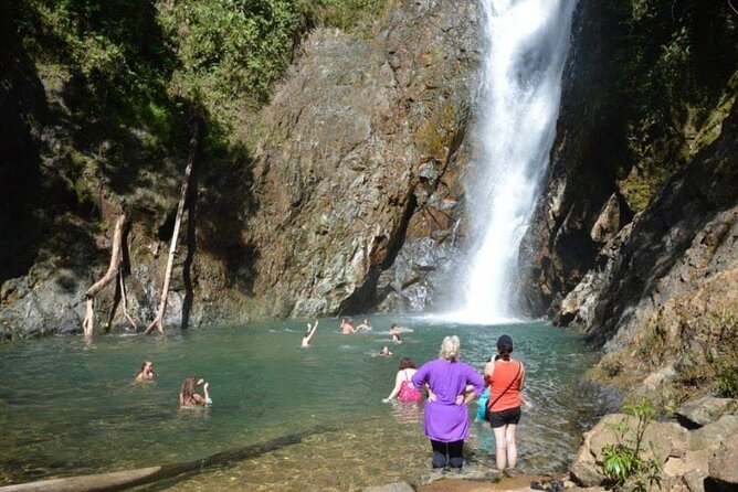 Jewel Of Fiji Day Tour from The Marriot & Shangri-La Resort - A 45-minute cruise up the Navua River